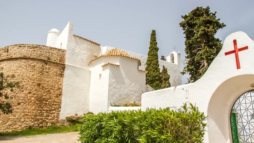 Que ver y hacer en Santa Eulalia y alrededores, el encanto del turismo tranquilo 2 Puig de Missa Santa Eulalia del Río Ibiza